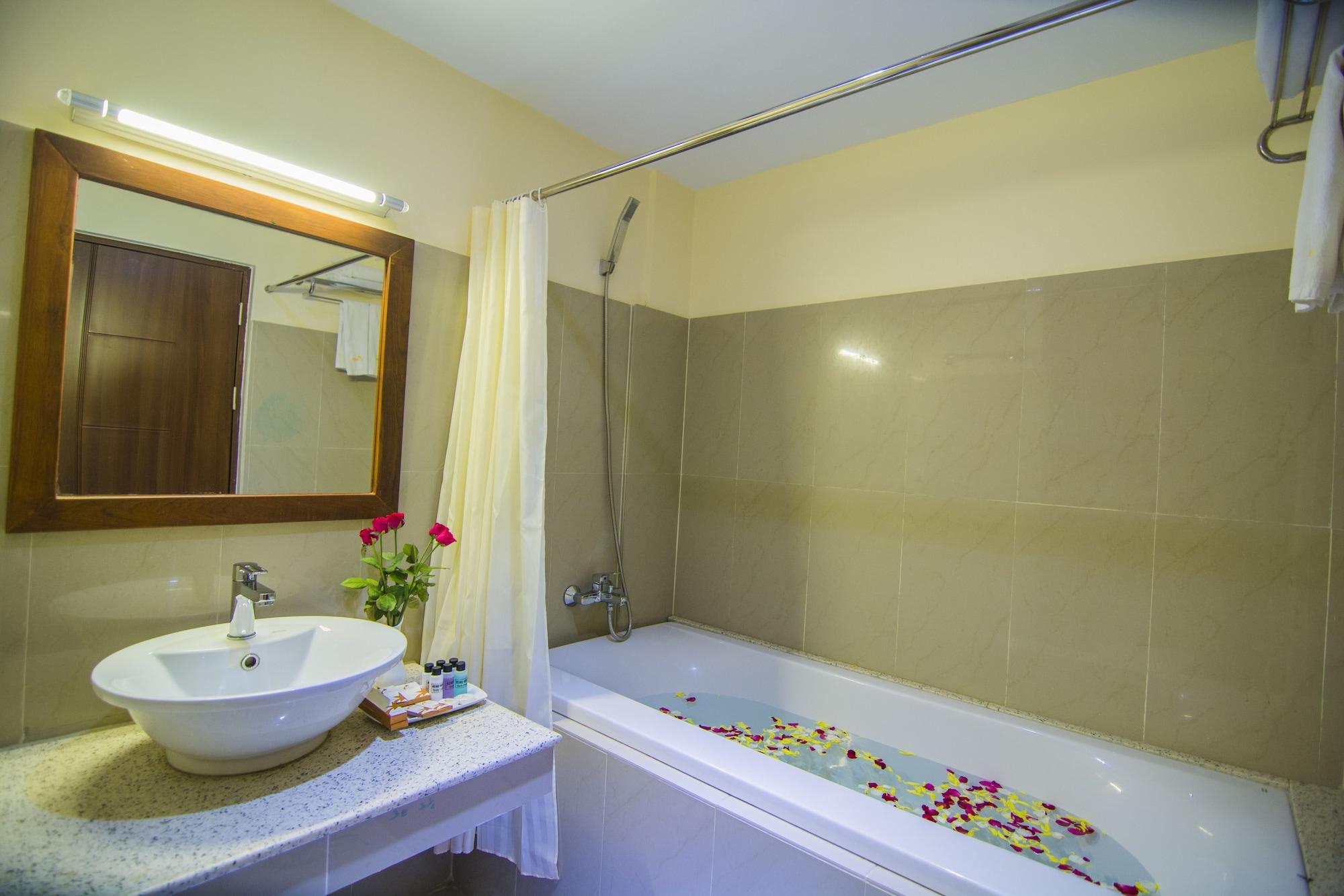 Reno Hotel Yangon Exterior photo