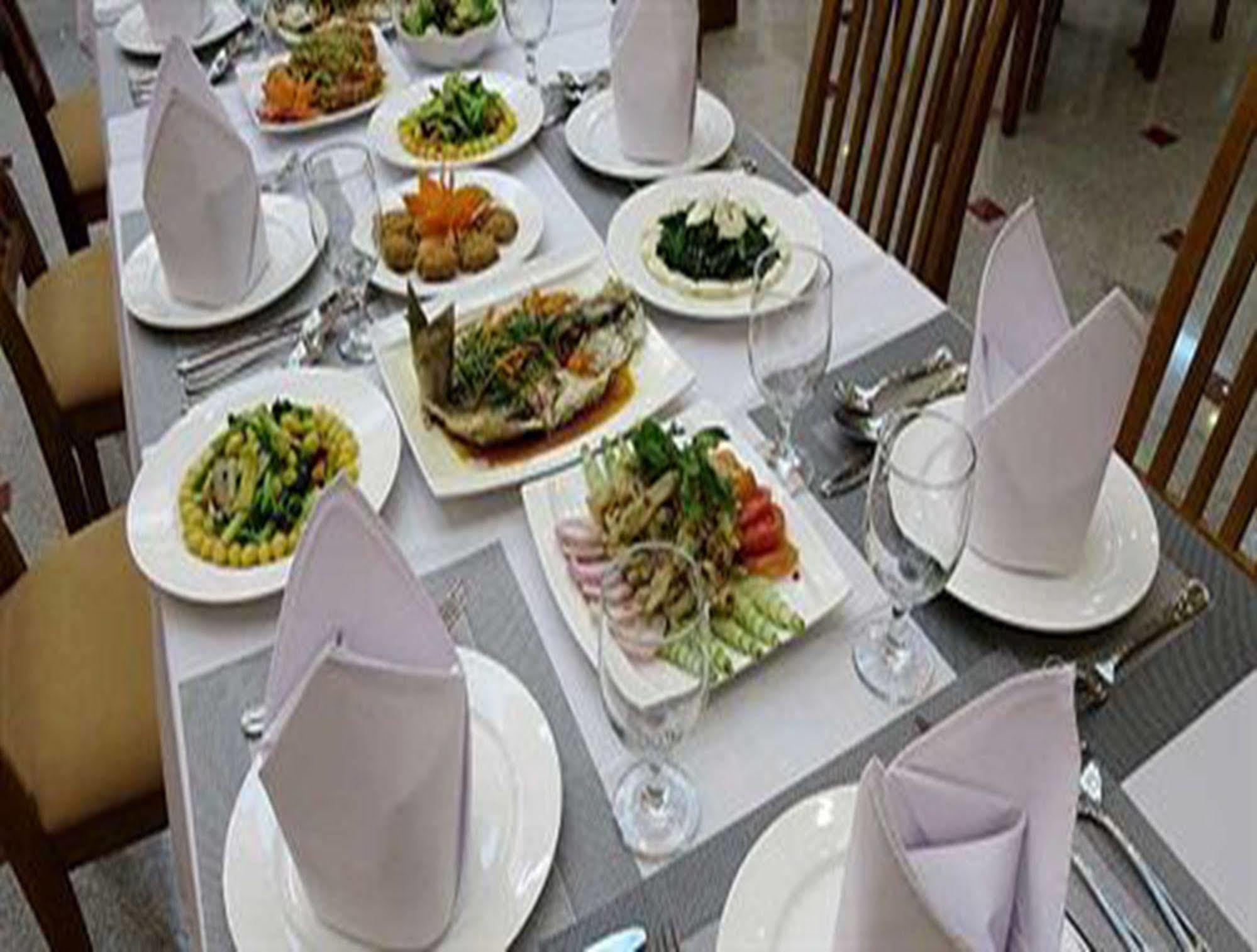 Reno Hotel Yangon Exterior photo