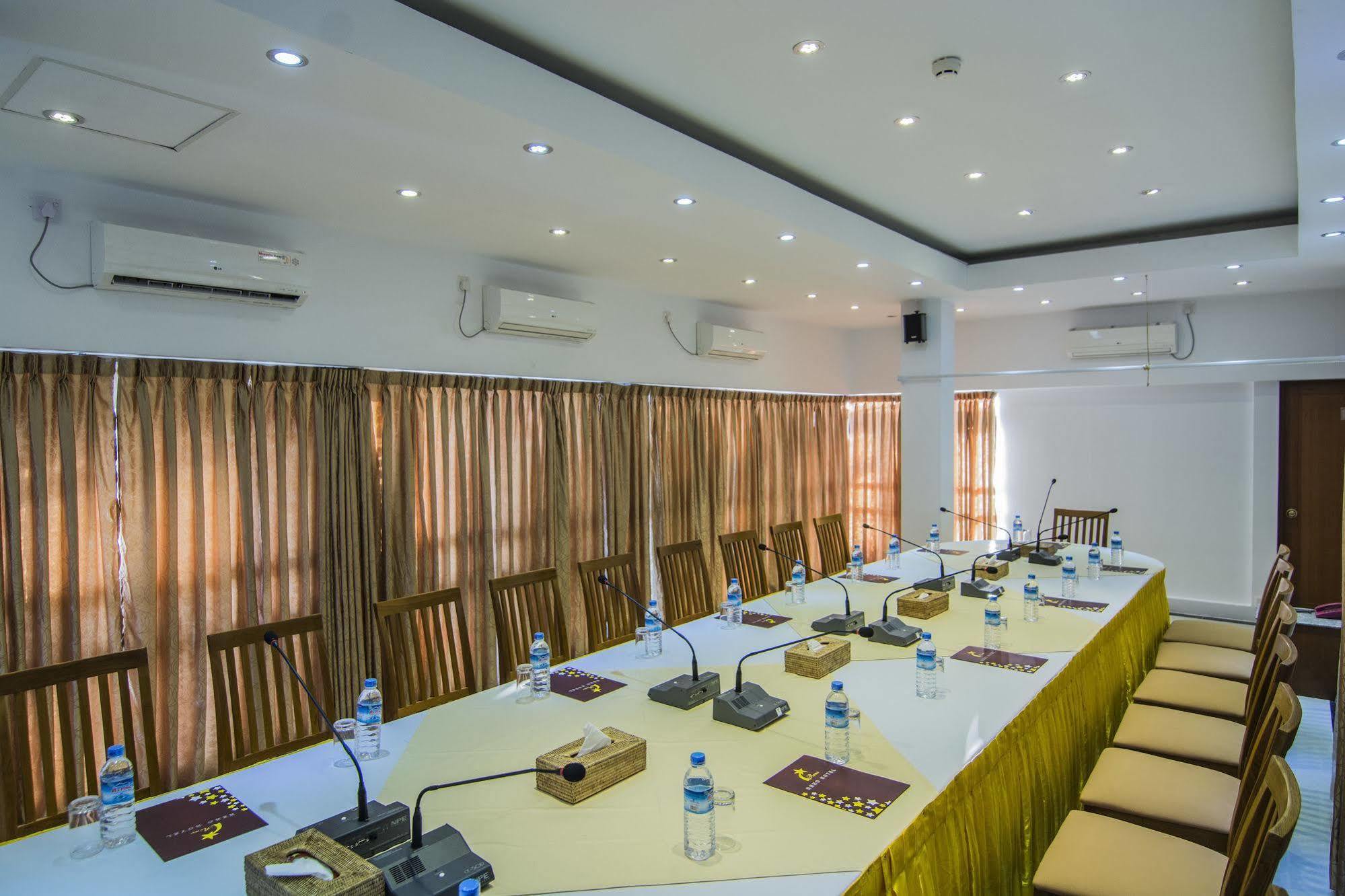 Reno Hotel Yangon Exterior photo